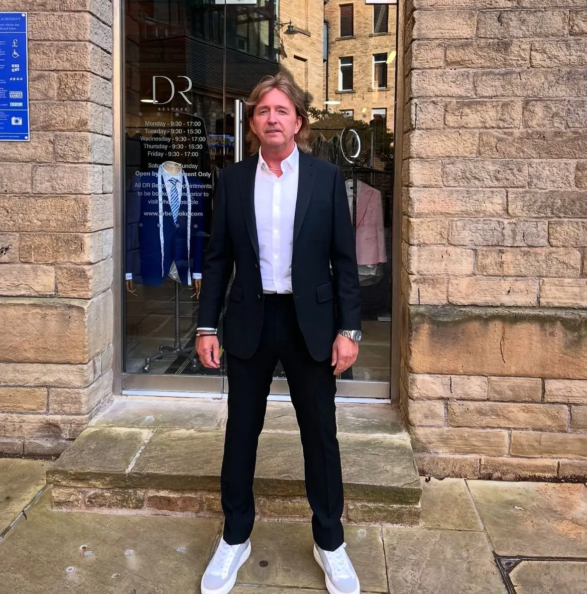 Bespoke suit in Huddersfield Fine Worsteds by DR Bespoke — 1