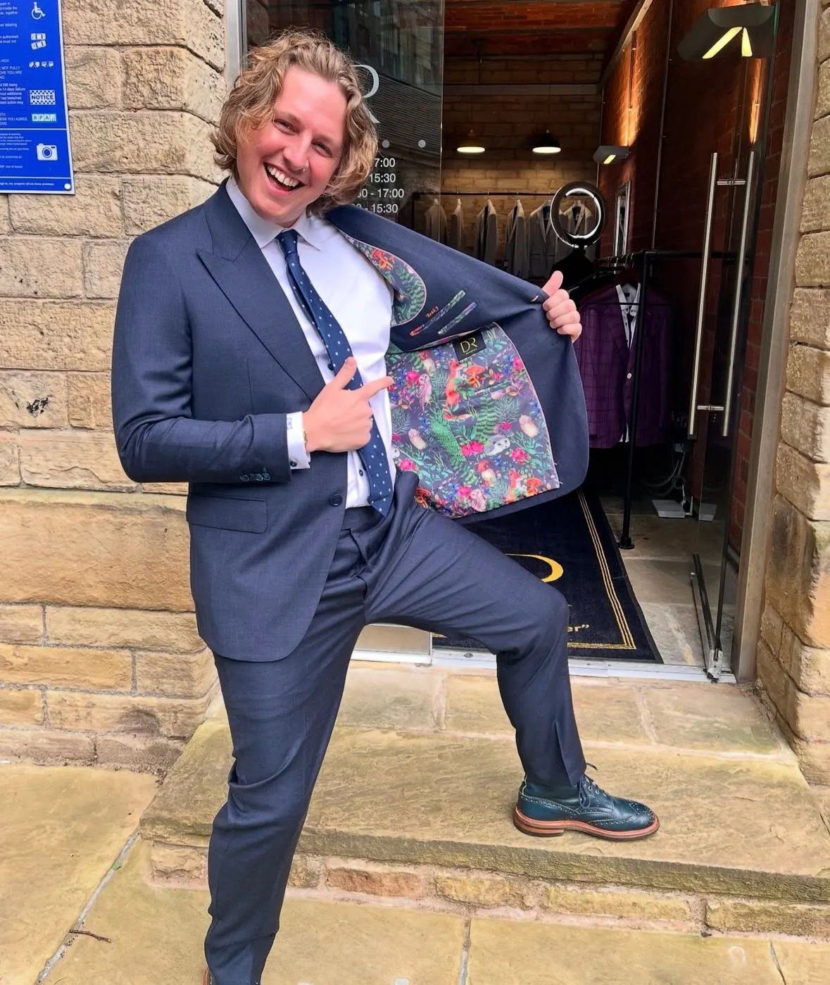 Bespoke suit in Huddersfield Fine Worsteds by DR Bespoke — 22