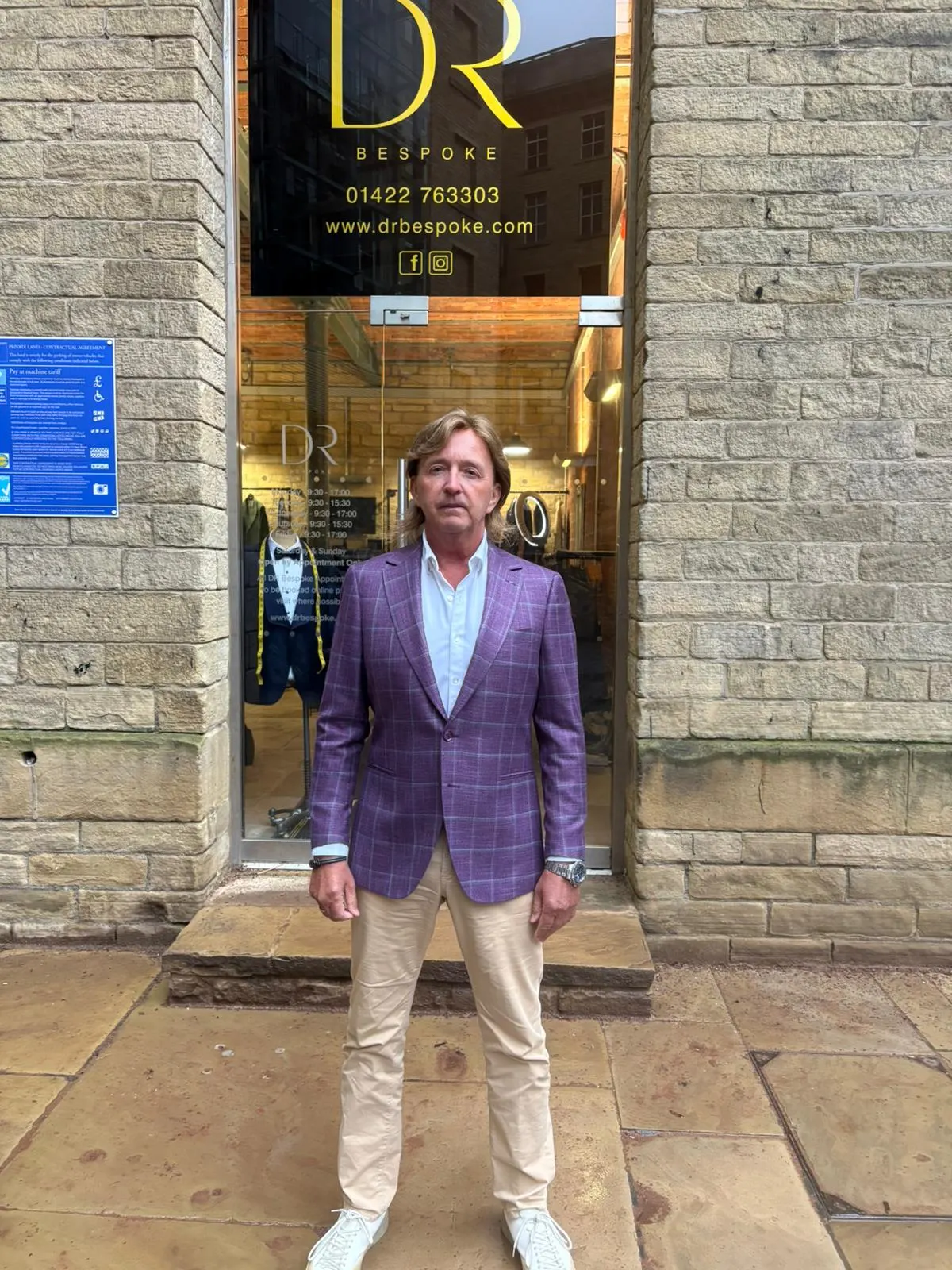 Bespoke suit in Huddersfield Fine Worsteds by DR Bespoke — 34